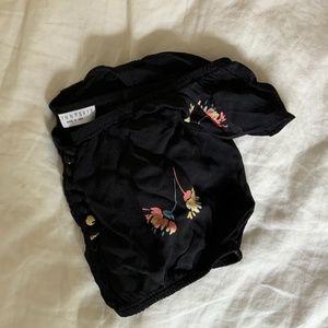 Flynn Skye Flutter Sleeve Crop Top Size Medium